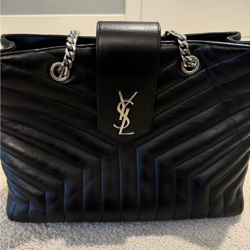 Authentic YSL large Loulou calfskin Y quilted monogram.